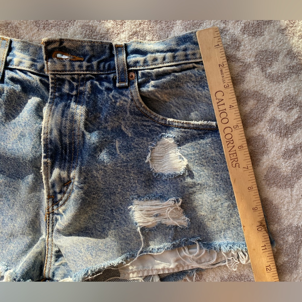 Vintage 90s Levi’s High Waist Cutoff Jean Shorts Size 32 - Picture 11 of 14